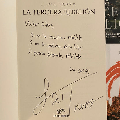 La Tercera Rebelión (con dedicatoria y firma)